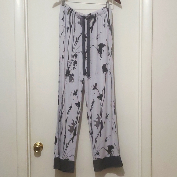 H Halston LLILK Lounge Grey/ Black Lilly Flower Chiffon Trimmed Pants Set Sz S/P - Picture 6 of 11